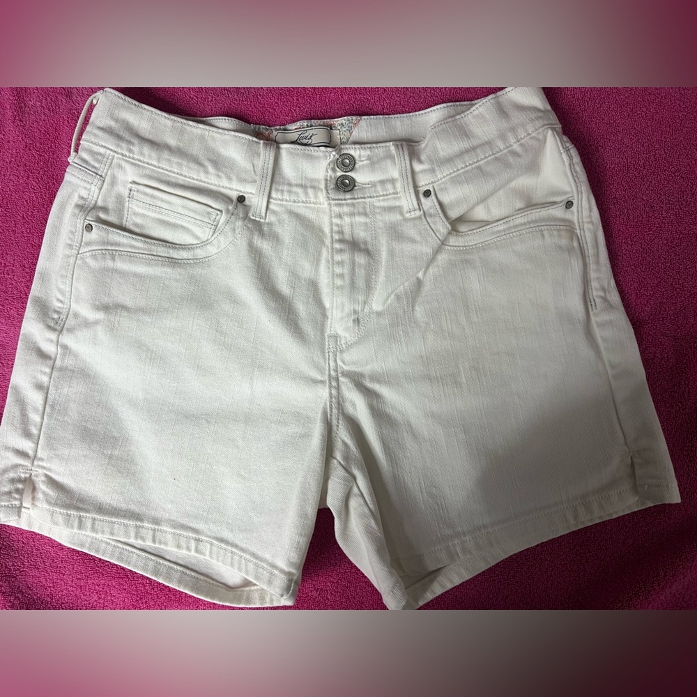 Women's Cream Shorts
